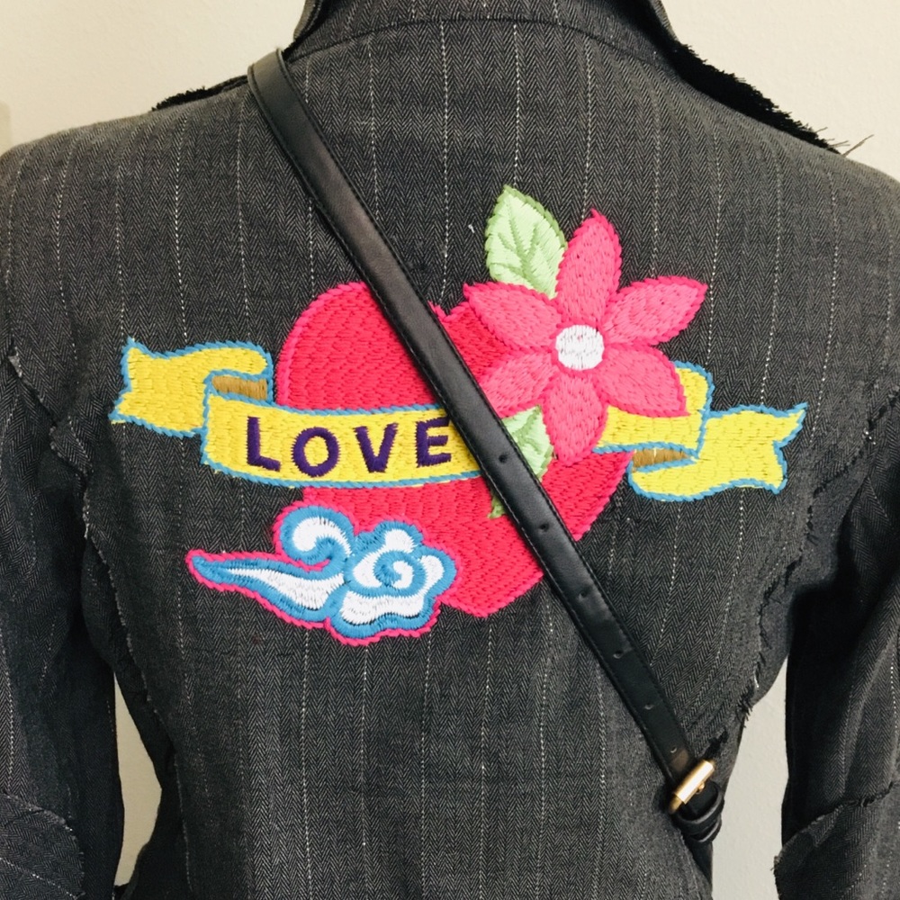 {New} Lucca Embroidered blazer - Picture 6 of 7